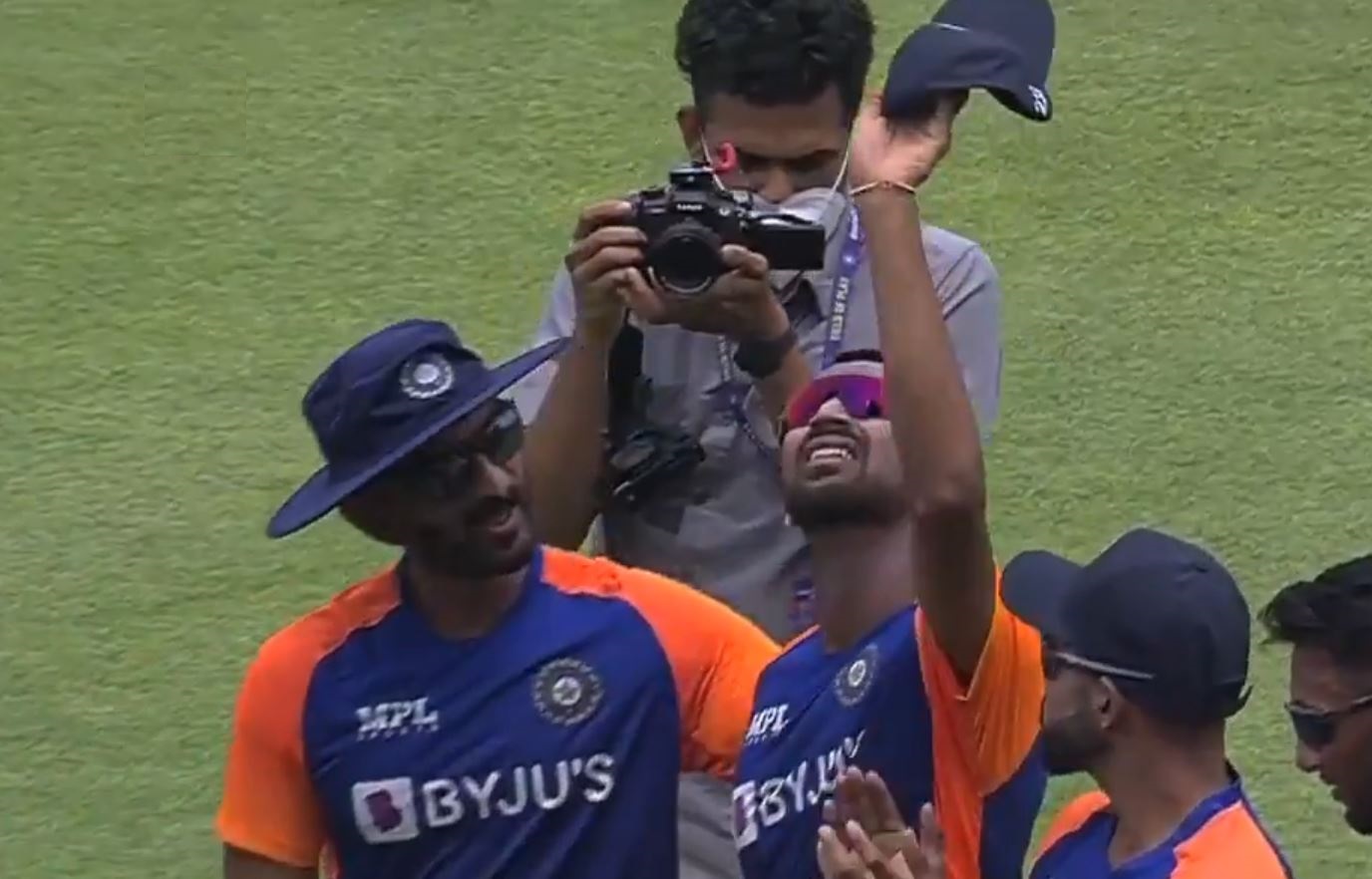 Krunal Pandya paid tribute to his late father Himanshu by raising his ODI cap towards the sky | BCCI
