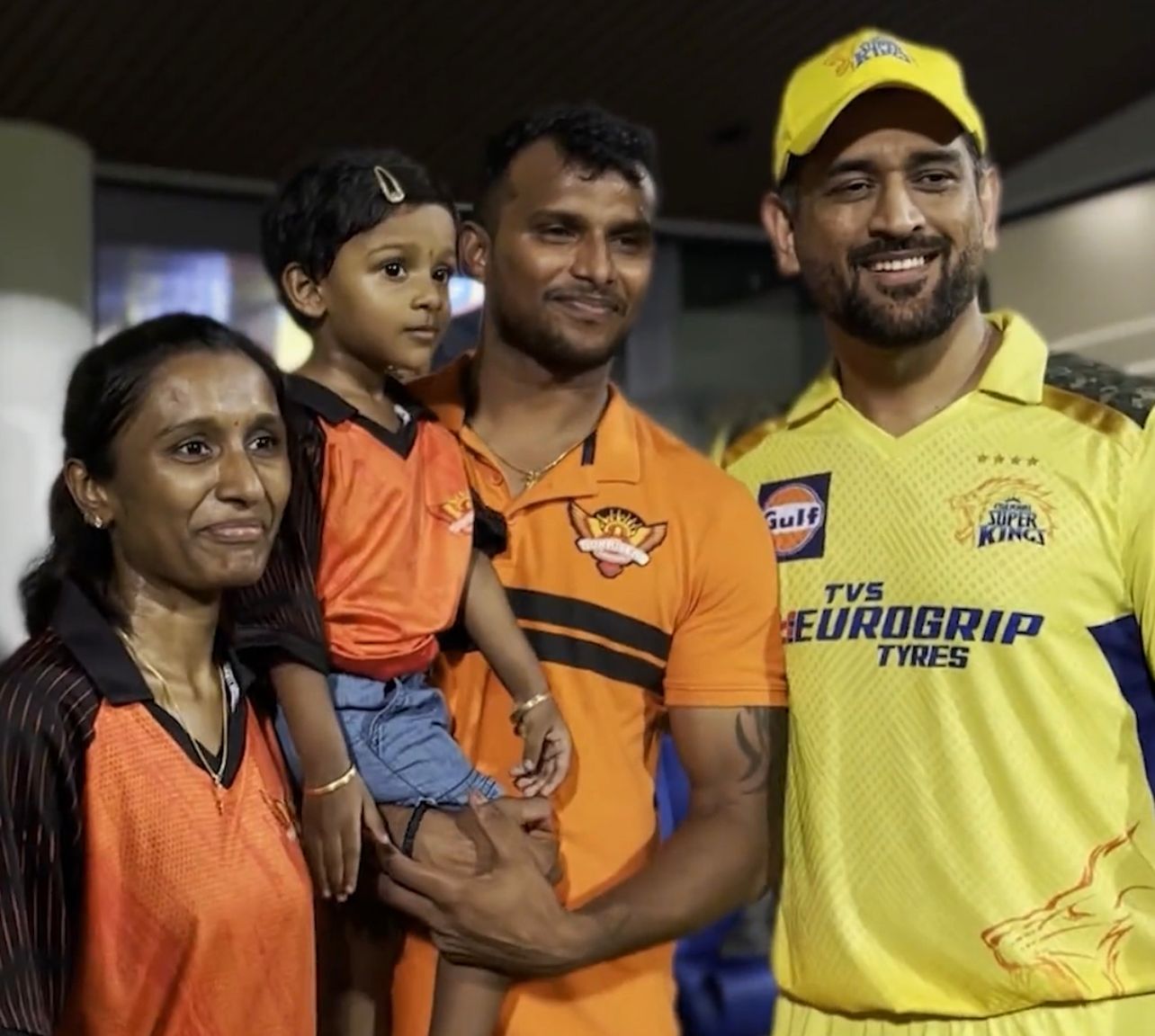 MS Dhoni with T Natarajan's family | CSK (Screengrab)