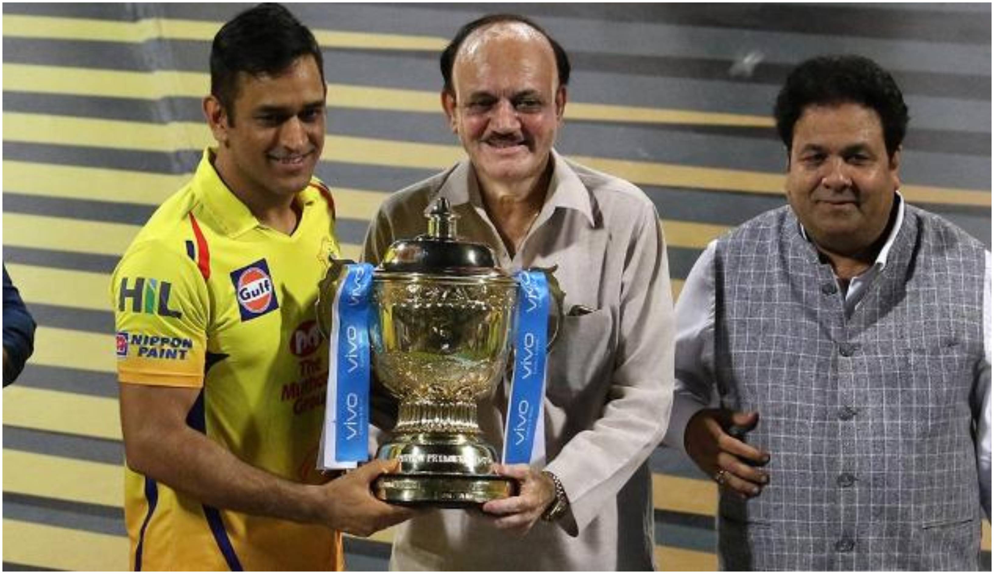 MS Dhoni lifting the IPL 2018 trophy | BCCI/IPL