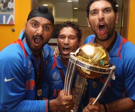 Harbhajan, Tendulkar and Yuvraj with the 2011 World Cup