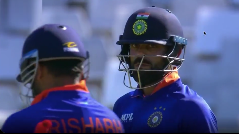 SA v IND 2021-22: WATCH - Virat Kohli gives a stare to Rishabh Pant for throwing his wicket in 3rd ODI