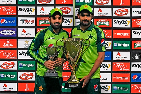 Pakistan vice-captain Mohammad Rizwan (L) with skipper Babar Azam (R) | Getty