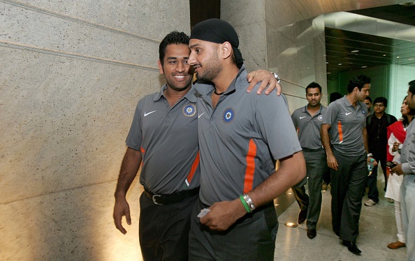 MS Dhoni and Harbhajan Singh | GETTY 