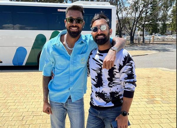 Hardik Pandya with Dinesh Karthik | Instagram