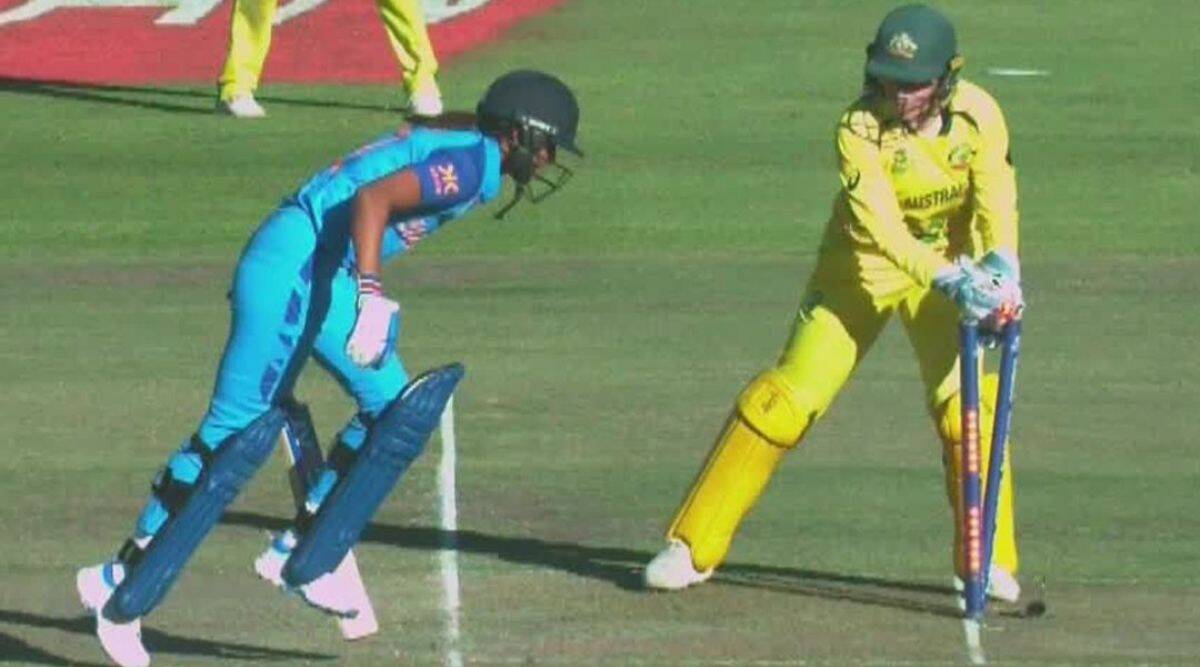 Harmanpreet Kaur's bat got stuck in the ground and she was run out by Healy | Twitter