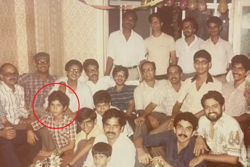 Sachin Tendulkar's (in red circle) childhood photo | X