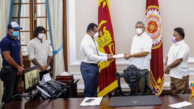 Sri Lanka Cricket hands over LKR 25 million to fight COVID-19 pandemic