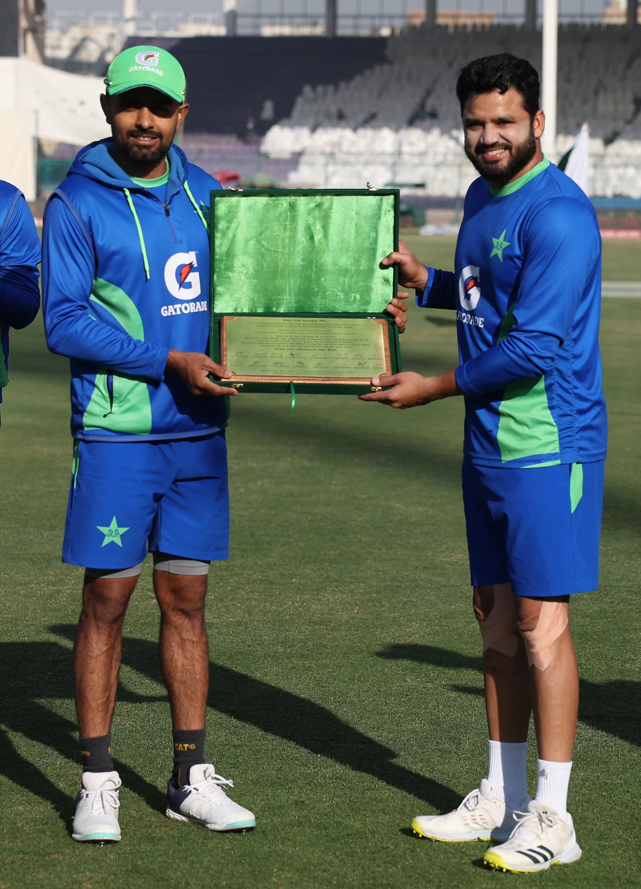 Azhar Ali receives a plaque signed by Pakistan team  | Getty