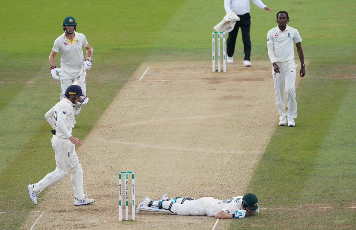 Smith fell on the ground | Twitter