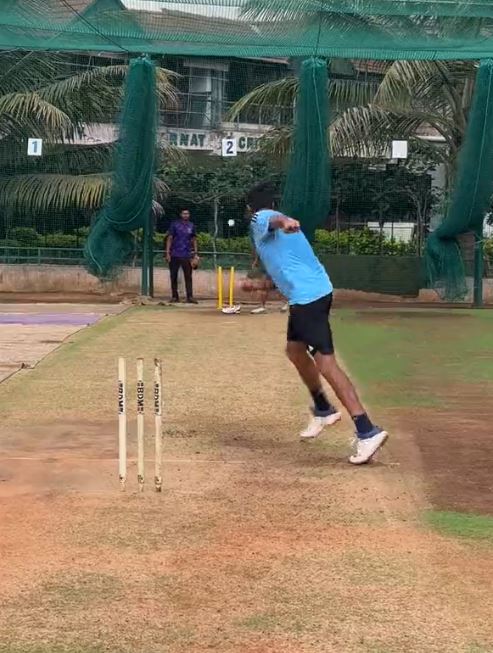 R Ashwin bowling with the white ball | X