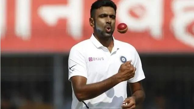 IND v ENG 2021: It was bizarre, never seen it tear through seam, says R Ashwin on the new SG ball 