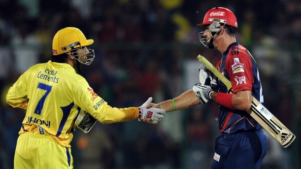 Chennai Super Kings roasts Kevin Pietersen as he tries to pull MS Dhoni's leg