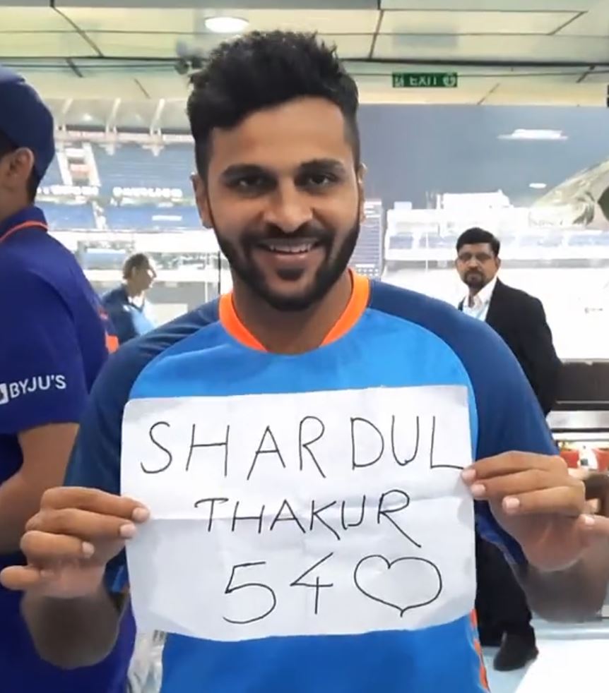 Shardul Thakur with his fan's special note | BCCI