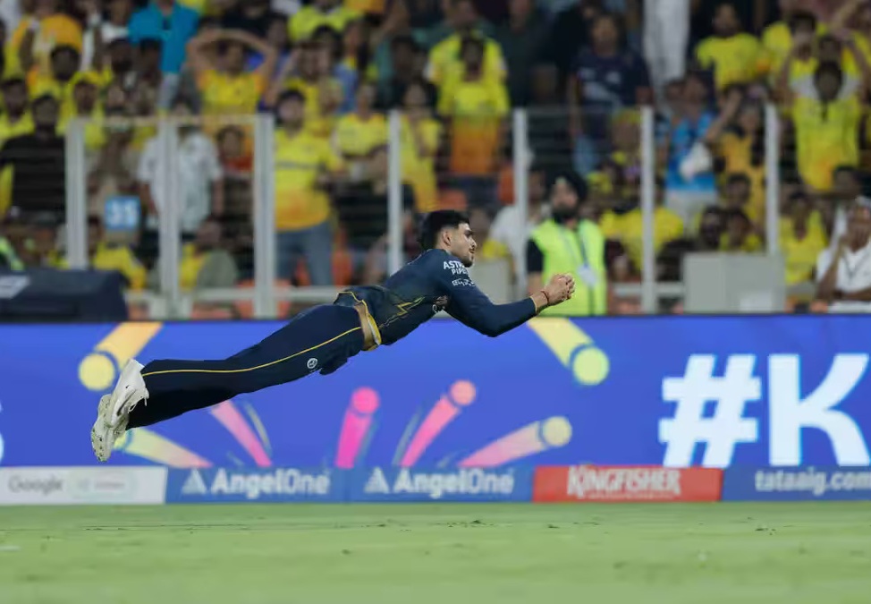 Shubman Gill's flying catch to dismiss Shivam Dube | BCCI-IPL