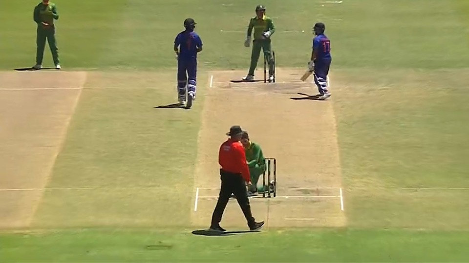 SA v IND 2021-22: WATCH – Comical mix-up between KL Rahul and Rishabh Pant as Proteas miss easy run-out chance