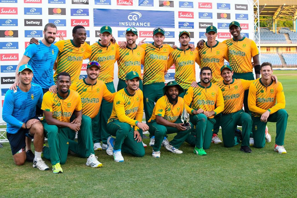 South African players posing with the trophy after winning T20I series against West Indies | CSA/Twitter