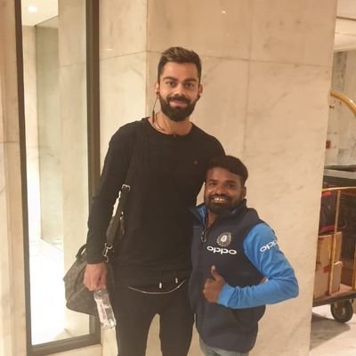 Virat Kohli with Dharamveer Pal | Twitter