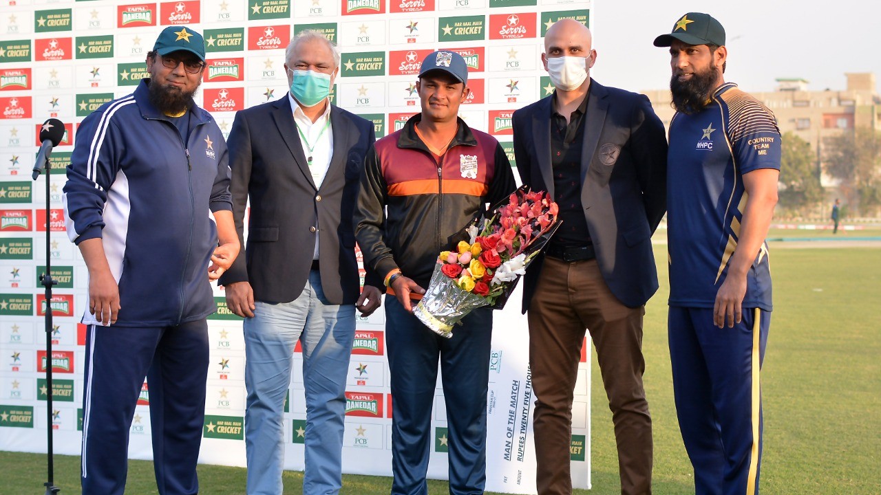 Imran Farhat announces retirement from professional cricket; PCB congratulates him