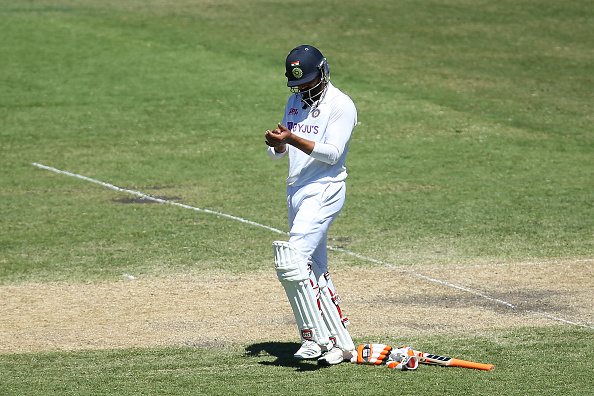 Ravindra Jadeja inspecting his left thumb after getting hit in Sydney | Getty