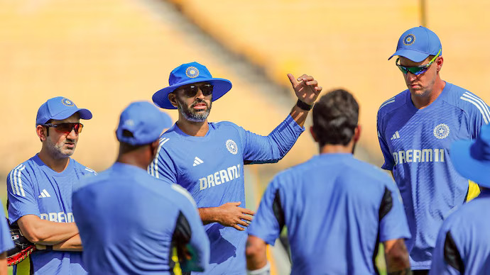 Gambhir, Nayar and Morkel- Team India coaching staff  | X