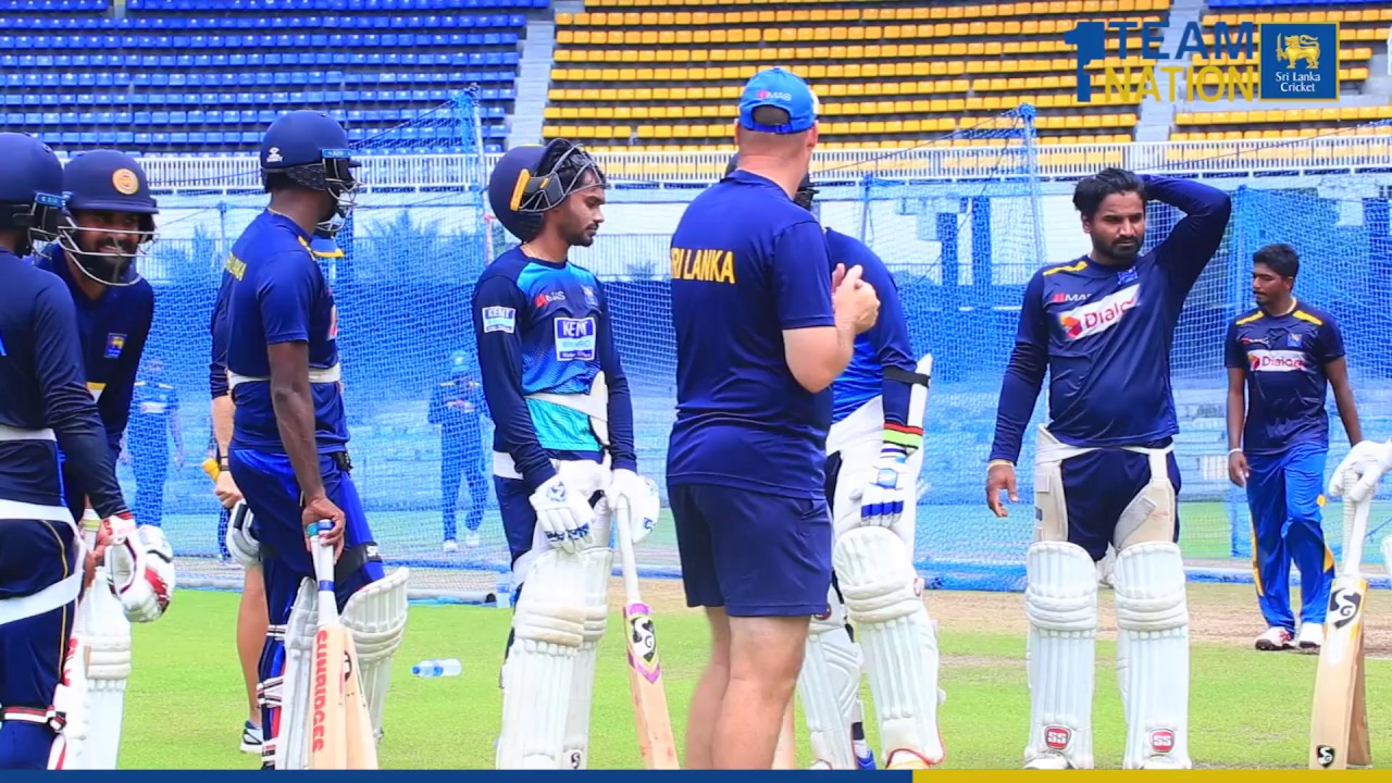 Arthur with Sri Lanka team during training session | YouTube 