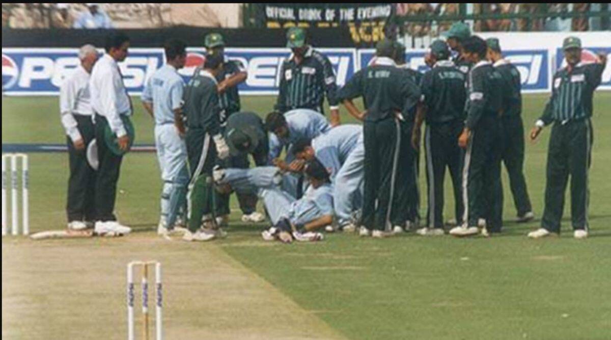 Ganguly being treated on the ground after being hit in ribs by Akhtar | Twitter