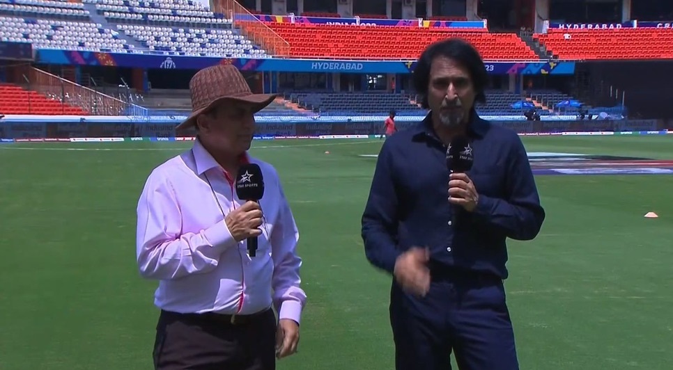 Ramiz Raja with Sunil Gavaskar | X