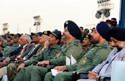 सचिन तेंदुलकर पोखरण में भारतीय वायुसेना के ‘वायुशक्ति 2019' के कार्यक्रम में हुए शामिल