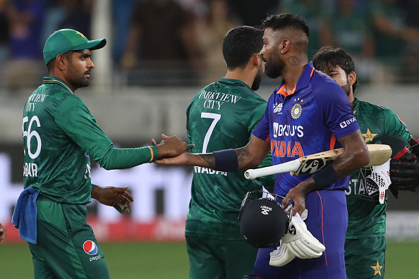 Babar Azam and Hardik Pandya shaking hands after the match | Getty