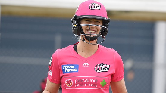 Ellyse Perry extends Sydney Sixers contract for two more seasons