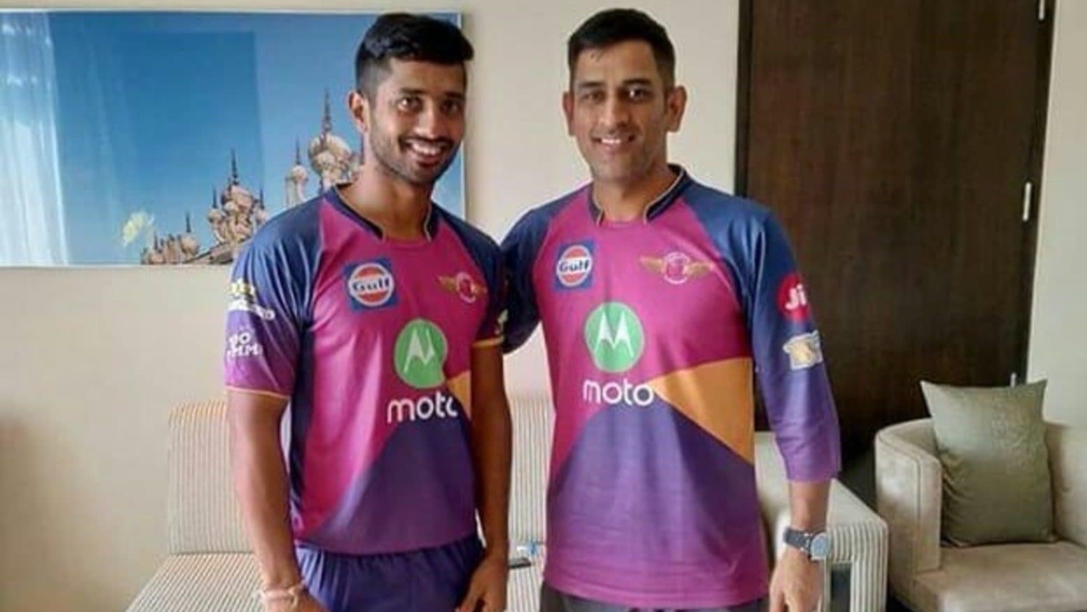 Rahul Tripathi and MS Dhoni | Twitter 