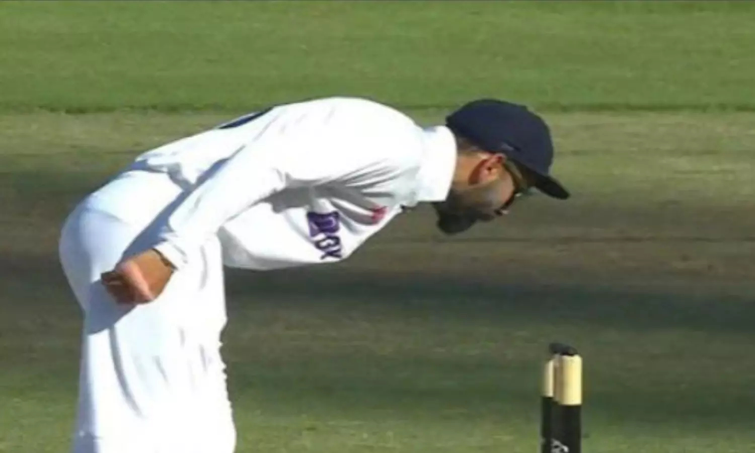 Virat Kohli taking a dig at the broadcasters on stump mic after Dean Elgar is saved by DRS | Twitter 