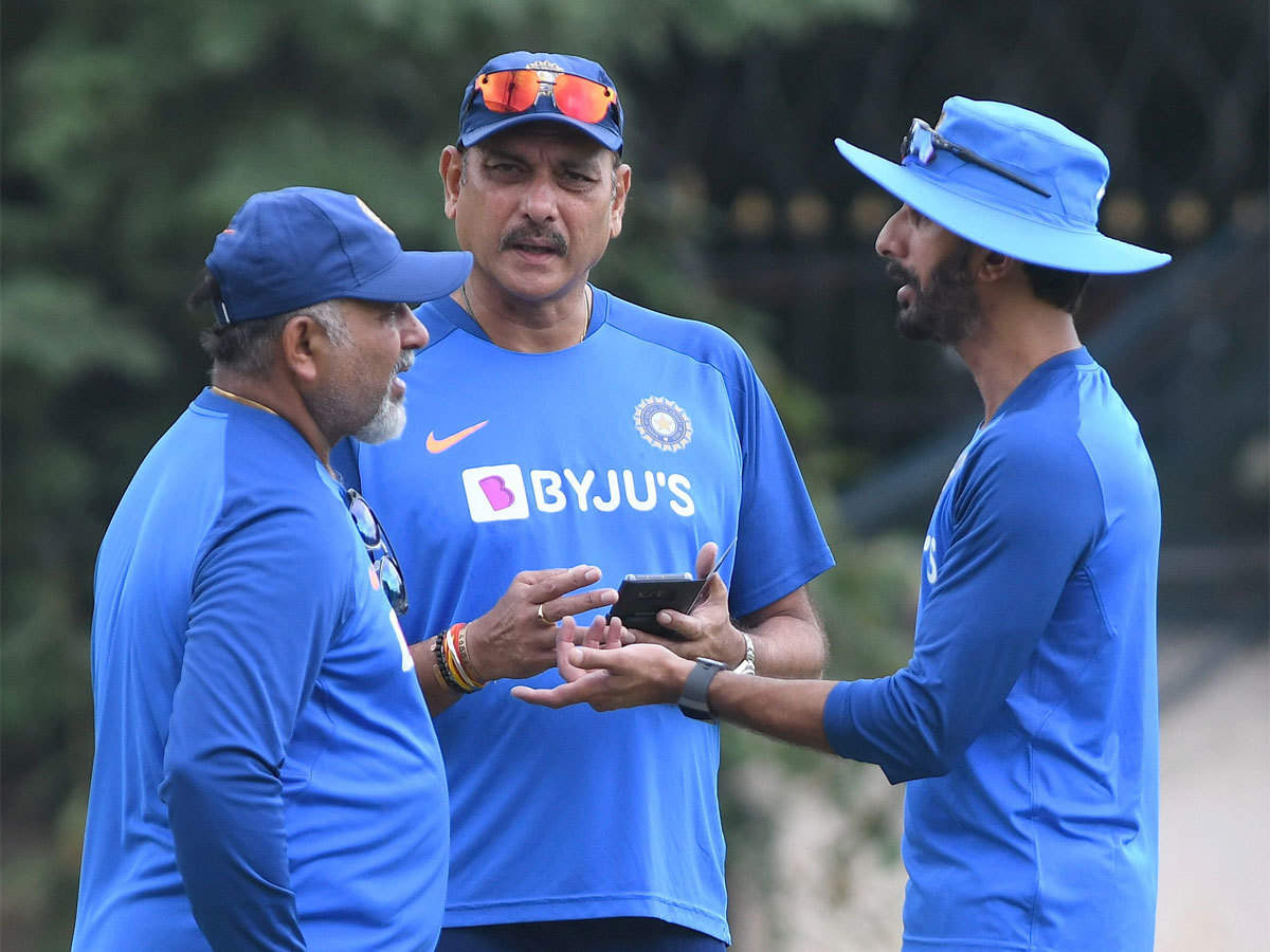 Shastri and his assistant coaches share their experience with NCA coaches | AFP