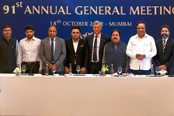 Stuart Binny poses with the BCCI officials | Getty Images