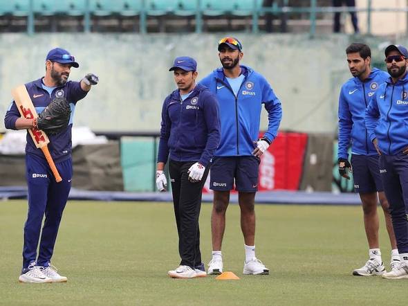 R Sridhar with Team India during fielding practice