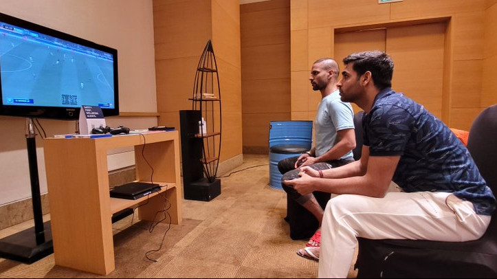 SL v IND 2021: Shikhar Dhawan and Bhuvneshwar Kumar compete in PlayStation game