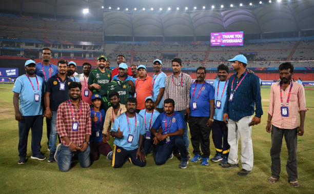 Babar Azam poses with the groundstaff | Getty Images 