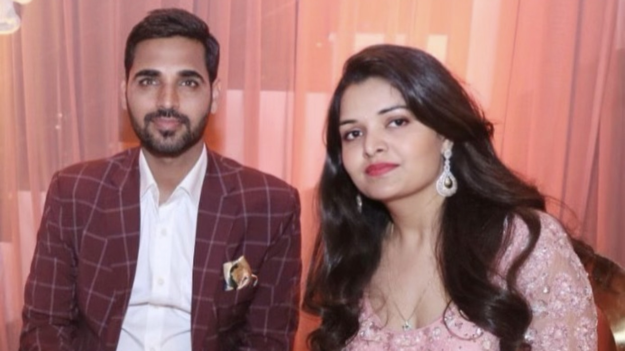 Bhuvneshwar Kumar and his wife Nupur in quarantine after showing symptoms for COVID-19 