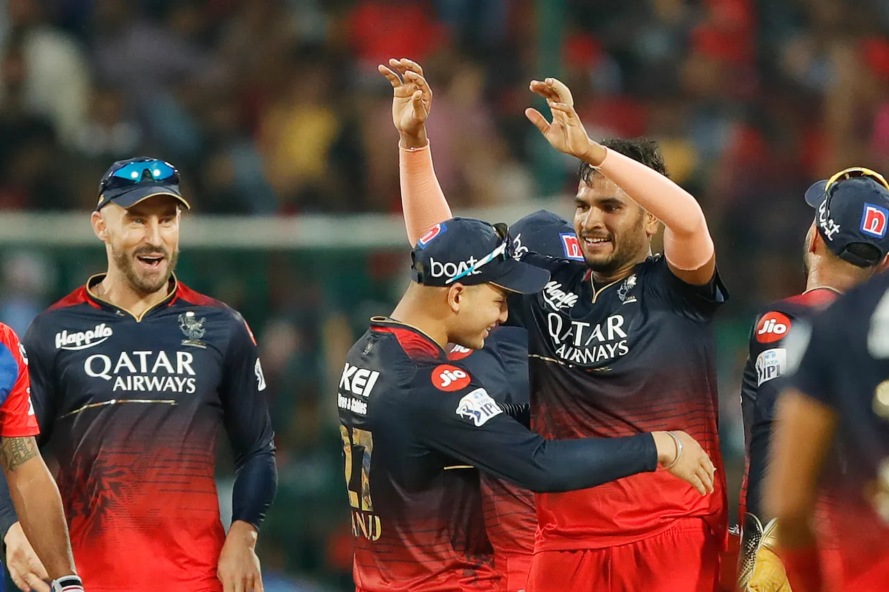 Vijaykumar Vyshak picked 3 wickets on his IPL debut for RCB | BCCI-IPL