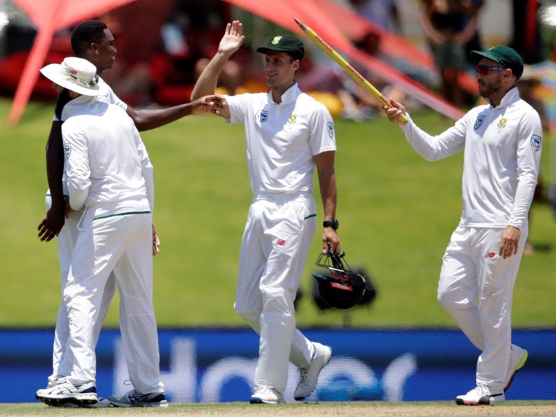 Faf du Plessis with his teammates | AFP
