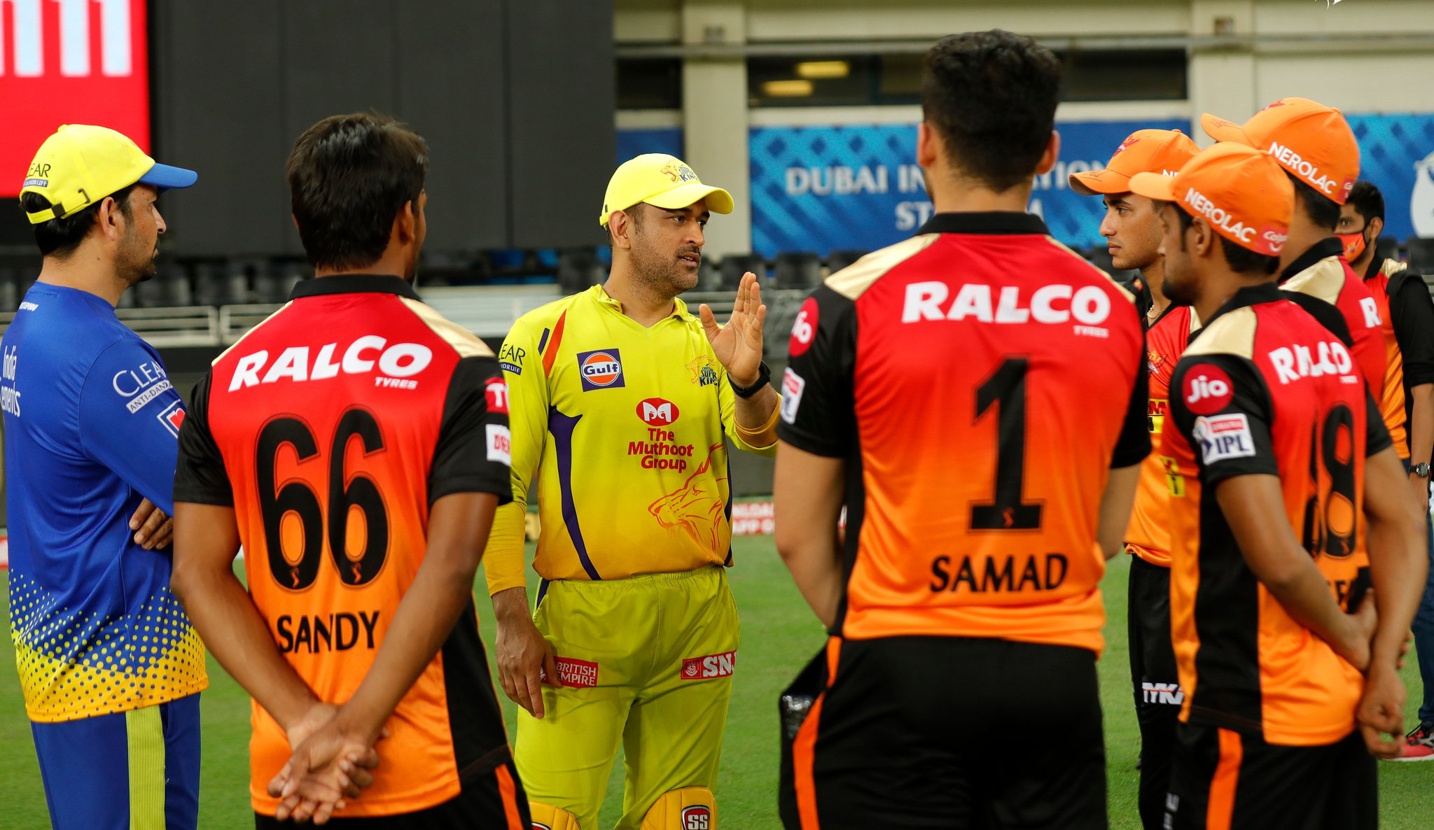 SRH players get some lesson from MS Dhoni | BCCI/IPL