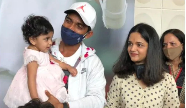 Ajinkya Rahane with family in Mumbai | News 18