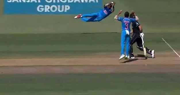 Hardik Pandya was applauded for his brilliant catch of Williamson off Chahal | Twitter