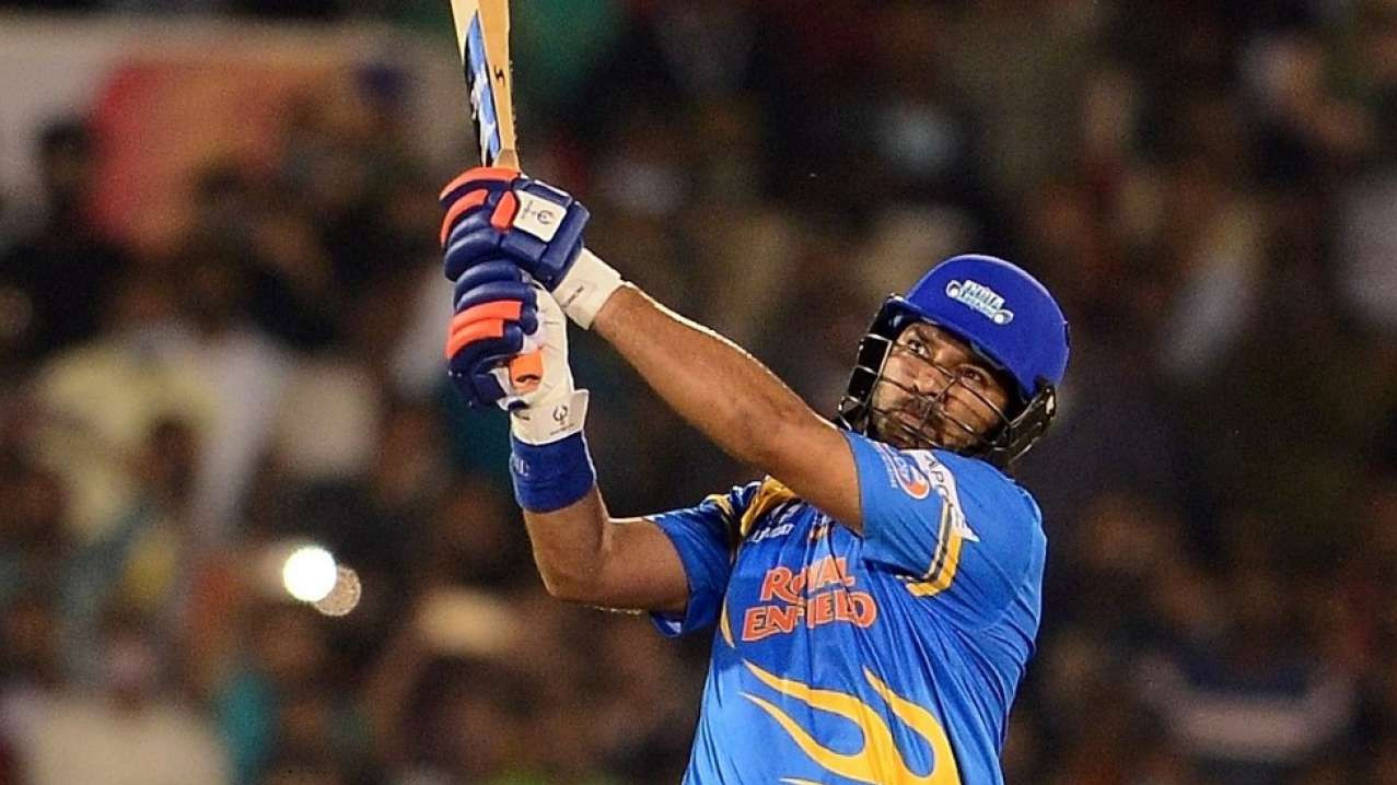 RSWS 2021: WATCH - Yuvraj Singh hits 4 sixes in an over again, India Legends reach final