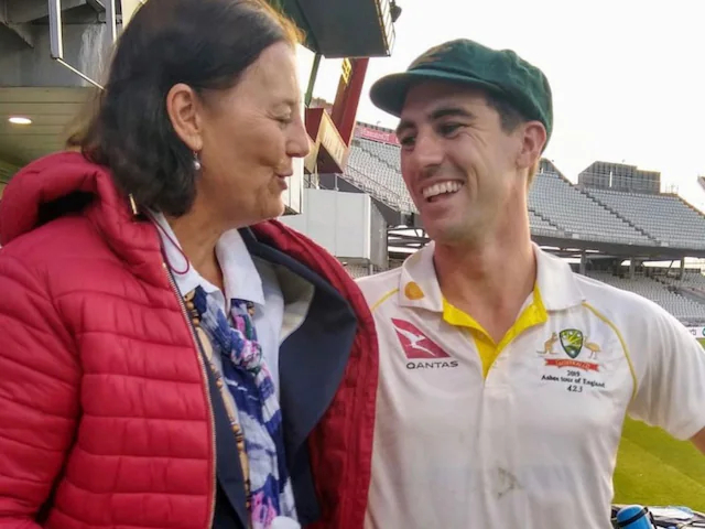 Pat Cummins with his mother | X