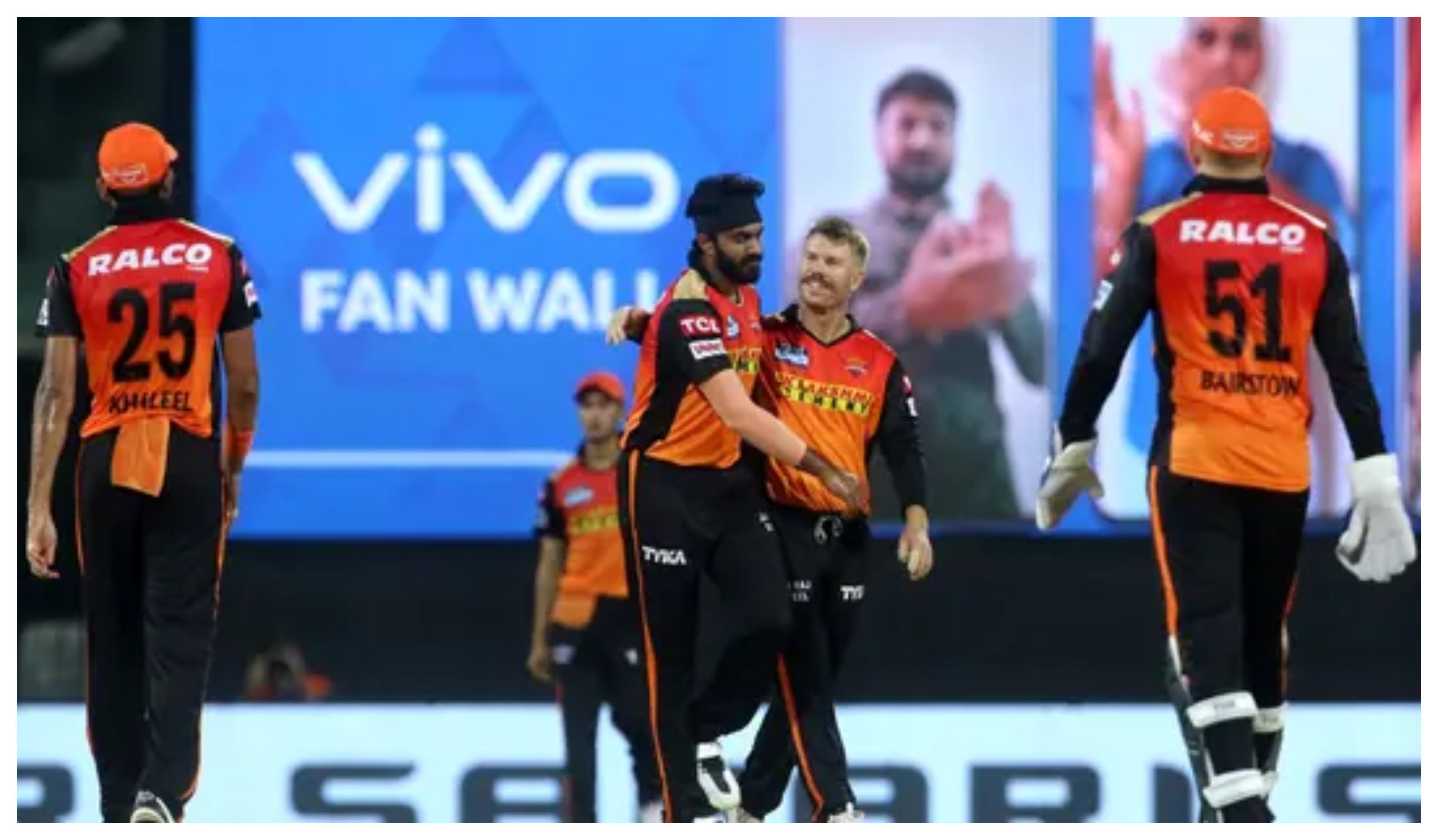 Vijay Shankar celebrates a wicket with David Warner | BCCI/IPL