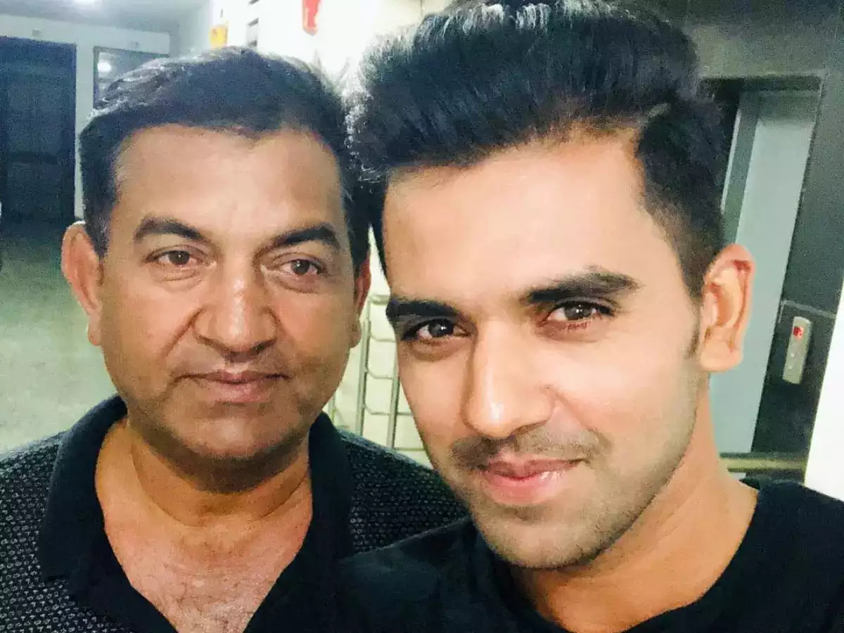 Deepak Chahar with his father Lokesh Singh | Instagram