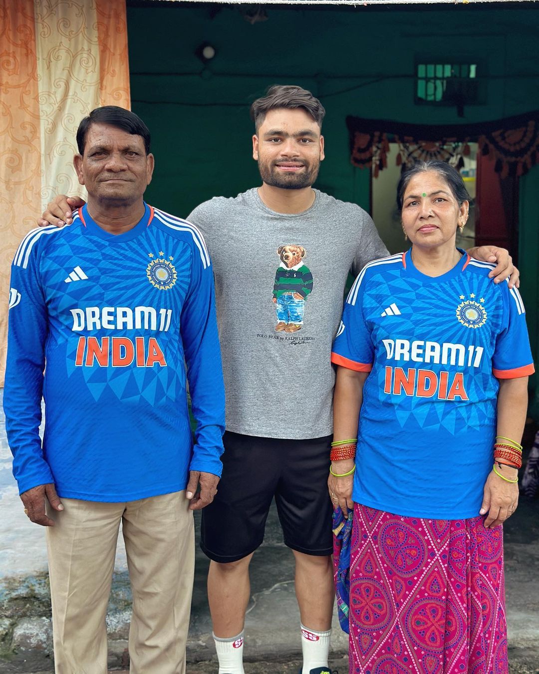 Rinku Singh with his father and mother | Instagram