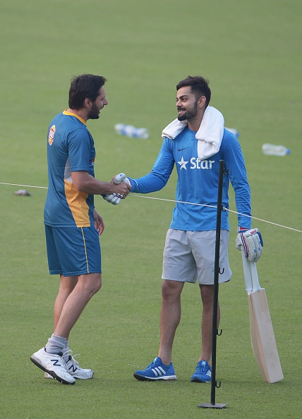Virat Kohli and Shahid Afridi during a training session at Eden Gardens in 2016 I Getty