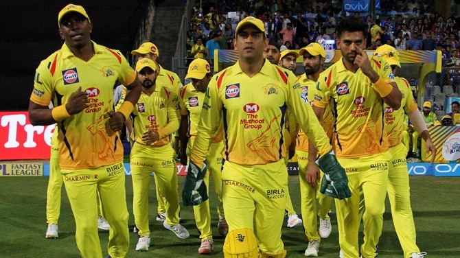 IPL 2020: "MS Dhoni gets over defeats quickly", Hussey raves over ...